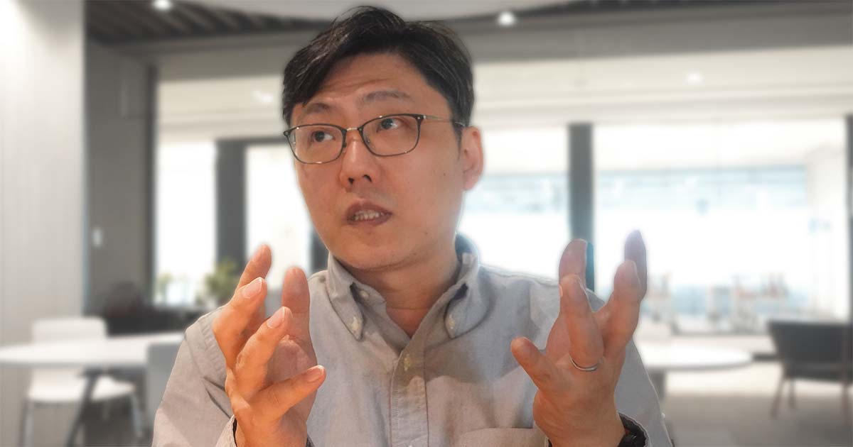 驚きと面白さのある表情で語る村中さん